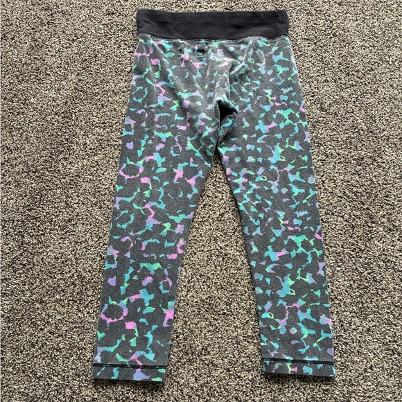 Xersion Girl’s Green/Blue/Black Printed Leggings, Size 5 - Picture 5 of 7